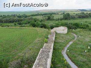 [P15] Colțul sud-estic al cetății; în fundal șoseaua europeană către Varna - Abritus.  » foto by tata123 🔱
 - 
<span class="allrVoted glyphicon glyphicon-heart hidden" id="av868729"></span>
<a class="m-l-10 hidden" id="sv868729" onclick="voting_Foto_DelVot(,868729,27982)" role="button">șterge vot <span class="glyphicon glyphicon-remove"></span></a>
<a id="v9868729" class=" c-red"  onclick="voting_Foto_SetVot(868729)" role="button"><span class="glyphicon glyphicon-heart-empty"></span> <b>LIKE</b> = Votează poza</a> <img class="hidden"  id="f868729W9" src="/imagini/loader.gif" border="0" /><span class="AjErrMes hidden" id="e868729ErM"></span>