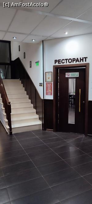 [P18] Intrarea in restaurant si scarile spre etaje » foto by fregata
 - 
<span class="allrVoted glyphicon glyphicon-heart hidden" id="av1364317"></span>
<a class="m-l-10 hidden" id="sv1364317" onclick="voting_Foto_DelVot(,1364317,28026)" role="button">șterge vot <span class="glyphicon glyphicon-remove"></span></a>
<a id="v91364317" class=" c-red"  onclick="voting_Foto_SetVot(1364317)" role="button"><span class="glyphicon glyphicon-heart-empty"></span> <b>LIKE</b> = Votează poza</a> <img class="hidden"  id="f1364317W9" src="/imagini/loader.gif" border="0" /><span class="AjErrMes hidden" id="e1364317ErM"></span>