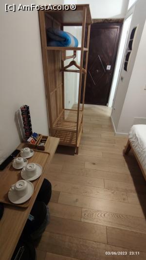 [P07] Vedere de la geam spre usa camerei » foto by ultrasro
 - 
<span class="allrVoted glyphicon glyphicon-heart hidden" id="av1368440"></span>
<a class="m-l-10 hidden" id="sv1368440" onclick="voting_Foto_DelVot(,1368440,28067)" role="button">șterge vot <span class="glyphicon glyphicon-remove"></span></a>
<a id="v91368440" class=" c-red"  onclick="voting_Foto_SetVot(1368440)" role="button"><span class="glyphicon glyphicon-heart-empty"></span> <b>LIKE</b> = Votează poza</a> <img class="hidden"  id="f1368440W9" src="/imagini/loader.gif" border="0" /><span class="AjErrMes hidden" id="e1368440ErM"></span>