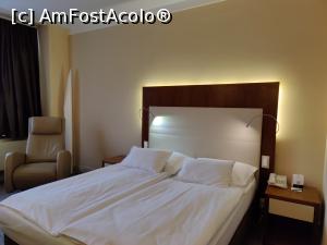 [P02] Eurostars uHotel; camera » foto by crismis
 - 
<span class="allrVoted glyphicon glyphicon-heart hidden" id="av1370846"></span>
<a class="m-l-10 hidden" id="sv1370846" onclick="voting_Foto_DelVot(,1370846,28082)" role="button">șterge vot <span class="glyphicon glyphicon-remove"></span></a>
<a id="v91370846" class=" c-red"  onclick="voting_Foto_SetVot(1370846)" role="button"><span class="glyphicon glyphicon-heart-empty"></span> <b>LIKE</b> = Votează poza</a> <img class="hidden"  id="f1370846W9" src="/imagini/loader.gif" border="0" /><span class="AjErrMes hidden" id="e1370846ErM"></span>