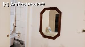 [P08] M&D Apartments - oglinda și intrarea în baie » foto by Carmen Ion
 - 
<span class="allrVoted glyphicon glyphicon-heart hidden" id="av1377866"></span>
<a class="m-l-10 hidden" id="sv1377866" onclick="voting_Foto_DelVot(,1377866,28151)" role="button">șterge vot <span class="glyphicon glyphicon-remove"></span></a>
<a id="v91377866" class=" c-red"  onclick="voting_Foto_SetVot(1377866)" role="button"><span class="glyphicon glyphicon-heart-empty"></span> <b>LIKE</b> = Votează poza</a> <img class="hidden"  id="f1377866W9" src="/imagini/loader.gif" border="0" /><span class="AjErrMes hidden" id="e1377866ErM"></span>