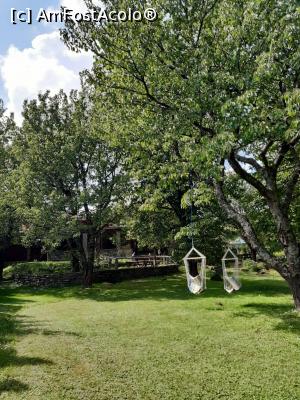 [P12] Pensiunea "Casa Bunicului" - prin curte » foto by mishu
 - 
<span class="allrVoted glyphicon glyphicon-heart hidden" id="av1386448"></span>
<a class="m-l-10 hidden" id="sv1386448" onclick="voting_Foto_DelVot(,1386448,28224)" role="button">șterge vot <span class="glyphicon glyphicon-remove"></span></a>
<a id="v91386448" class=" c-red"  onclick="voting_Foto_SetVot(1386448)" role="button"><span class="glyphicon glyphicon-heart-empty"></span> <b>LIKE</b> = Votează poza</a> <img class="hidden"  id="f1386448W9" src="/imagini/loader.gif" border="0" /><span class="AjErrMes hidden" id="e1386448ErM"></span>