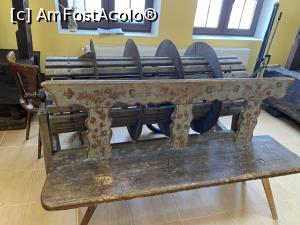 [P31] Muzeul etnografic Rășinari ,o sculă de prelucrat textile » foto by AZE
 - 
<span class="allrVoted glyphicon glyphicon-heart hidden" id="av1390289"></span>
<a class="m-l-10 hidden" id="sv1390289" onclick="voting_Foto_DelVot(,1390289,28257)" role="button">șterge vot <span class="glyphicon glyphicon-remove"></span></a>
<a id="v91390289" class=" c-red"  onclick="voting_Foto_SetVot(1390289)" role="button"><span class="glyphicon glyphicon-heart-empty"></span> <b>LIKE</b> = Votează poza</a> <img class="hidden"  id="f1390289W9" src="/imagini/loader.gif" border="0" /><span class="AjErrMes hidden" id="e1390289ErM"></span>