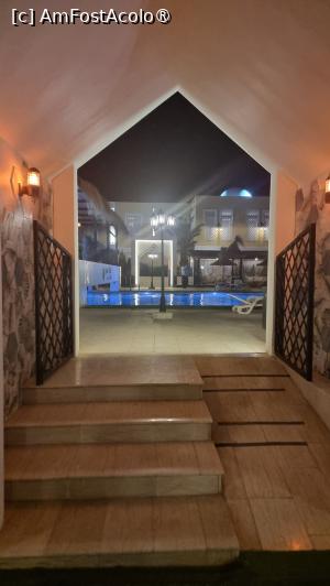 [P14] piscina hotelului » foto by robert
 - 
<span class="allrVoted glyphicon glyphicon-heart hidden" id="av1391300"></span>
<a class="m-l-10 hidden" id="sv1391300" onclick="voting_Foto_DelVot(,1391300,28274)" role="button">șterge vot <span class="glyphicon glyphicon-remove"></span></a>
<a id="v91391300" class=" c-red"  onclick="voting_Foto_SetVot(1391300)" role="button"><span class="glyphicon glyphicon-heart-empty"></span> <b>LIKE</b> = Votează poza</a> <img class="hidden"  id="f1391300W9" src="/imagini/loader.gif" border="0" /><span class="AjErrMes hidden" id="e1391300ErM"></span>