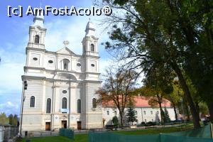 [P02] Biserica Șumuleu-mânăstirea se vede la dreapta » foto by AZE
 - 
<span class="allrVoted glyphicon glyphicon-heart hidden" id="av1229058"></span>
<a class="m-l-10 hidden" id="sv1229058" onclick="voting_Foto_DelVot(,1229058,28325)" role="button">șterge vot <span class="glyphicon glyphicon-remove"></span></a>
<a id="v91229058" class=" c-red"  onclick="voting_Foto_SetVot(1229058)" role="button"><span class="glyphicon glyphicon-heart-empty"></span> <b>LIKE</b> = Votează poza</a> <img class="hidden"  id="f1229058W9" src="/imagini/loader.gif" border="0" /><span class="AjErrMes hidden" id="e1229058ErM"></span>