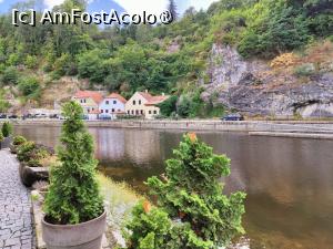[P13] Garni Hotel Castle Bridge; vedere de pe terasă spre stânga » foto by crismis
 - 
<span class="allrVoted glyphicon glyphicon-heart hidden" id="av1410288"></span>
<a class="m-l-10 hidden" id="sv1410288" onclick="voting_Foto_DelVot(,1410288,28431)" role="button">șterge vot <span class="glyphicon glyphicon-remove"></span></a>
<a id="v91410288" class=" c-red"  onclick="voting_Foto_SetVot(1410288)" role="button"><span class="glyphicon glyphicon-heart-empty"></span> <b>LIKE</b> = Votează poza</a> <img class="hidden"  id="f1410288W9" src="/imagini/loader.gif" border="0" /><span class="AjErrMes hidden" id="e1410288ErM"></span>