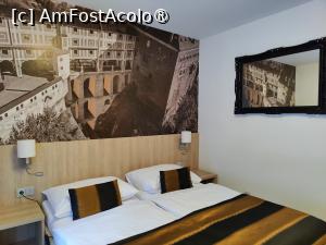 [P07] Garni Hotel Castle Bridge; camera » foto by crismis
 - 
<span class="allrVoted glyphicon glyphicon-heart hidden" id="av1410282"></span>
<a class="m-l-10 hidden" id="sv1410282" onclick="voting_Foto_DelVot(,1410282,28431)" role="button">șterge vot <span class="glyphicon glyphicon-remove"></span></a>
<a id="v91410282" class=" c-red"  onclick="voting_Foto_SetVot(1410282)" role="button"><span class="glyphicon glyphicon-heart-empty"></span> <b>LIKE</b> = Votează poza</a> <img class="hidden"  id="f1410282W9" src="/imagini/loader.gif" border="0" /><span class="AjErrMes hidden" id="e1410282ErM"></span>