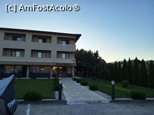 [P01] Vila Dalli, vedere frotală și parte din parcare » foto by sunflower
 - 
<span class="allrVoted glyphicon glyphicon-heart hidden" id="av1415399"></span>
<a class="m-l-10 hidden" id="sv1415399" onclick="voting_Foto_DelVot(,1415399,28474)" role="button">șterge vot <span class="glyphicon glyphicon-remove"></span></a>
<a id="v91415399" class=" c-red"  onclick="voting_Foto_SetVot(1415399)" role="button"><span class="glyphicon glyphicon-heart-empty"></span> <b>LIKE</b> = Votează poza</a> <img class="hidden"  id="f1415399W9" src="/imagini/loader.gif" border="0" /><span class="AjErrMes hidden" id="e1415399ErM"></span>