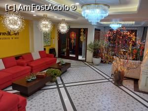 [P03] Recepție Cat Cat Galerie d'Art Hotel » foto by Pușcașu Marin
 - 
<span class="allrVoted glyphicon glyphicon-heart hidden" id="av1423475"></span>
<a class="m-l-10 hidden" id="sv1423475" onclick="voting_Foto_DelVot(,1423475,28521)" role="button">șterge vot <span class="glyphicon glyphicon-remove"></span></a>
<a id="v91423475" class=" c-red"  onclick="voting_Foto_SetVot(1423475)" role="button"><span class="glyphicon glyphicon-heart-empty"></span> <b>LIKE</b> = Votează poza</a> <img class="hidden"  id="f1423475W9" src="/imagini/loader.gif" border="0" /><span class="AjErrMes hidden" id="e1423475ErM"></span>