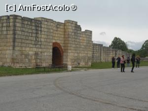[P01] Pliska - Poarta și zidurile cetății. » foto by iulianic
 - 
<span class="allrVoted glyphicon glyphicon-heart hidden" id="av1426043"></span>
<a class="m-l-10 hidden" id="sv1426043" onclick="voting_Foto_DelVot(,1426043,28538)" role="button">șterge vot <span class="glyphicon glyphicon-remove"></span></a>
<a id="v91426043" class=" c-red"  onclick="voting_Foto_SetVot(1426043)" role="button"><span class="glyphicon glyphicon-heart-empty"></span> <b>LIKE</b> = Votează poza</a> <img class="hidden"  id="f1426043W9" src="/imagini/loader.gif" border="0" /><span class="AjErrMes hidden" id="e1426043ErM"></span>