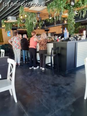 [P06] La coadă la autoservire în salon » foto by Michi
 - 
<span class="allrVoted glyphicon glyphicon-heart hidden" id="av1431542"></span>
<a class="m-l-10 hidden" id="sv1431542" onclick="voting_Foto_DelVot(,1431542,28583)" role="button">șterge vot <span class="glyphicon glyphicon-remove"></span></a>
<a id="v91431542" class=" c-red"  onclick="voting_Foto_SetVot(1431542)" role="button"><span class="glyphicon glyphicon-heart-empty"></span> <b>LIKE</b> = Votează poza</a> <img class="hidden"  id="f1431542W9" src="/imagini/loader.gif" border="0" /><span class="AjErrMes hidden" id="e1431542ErM"></span>