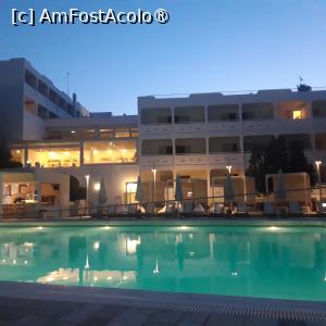 [P03] Piscina, si hotelul » foto by Cristian
 - 
<span class="allrVoted glyphicon glyphicon-heart hidden" id="av1433926"></span>
<a class="m-l-10 hidden" id="sv1433926" onclick="voting_Foto_DelVot(,1433926,28610)" role="button">șterge vot <span class="glyphicon glyphicon-remove"></span></a>
<a id="v91433926" class=" c-red"  onclick="voting_Foto_SetVot(1433926)" role="button"><span class="glyphicon glyphicon-heart-empty"></span> <b>LIKE</b> = Votează poza</a> <img class="hidden"  id="f1433926W9" src="/imagini/loader.gif" border="0" /><span class="AjErrMes hidden" id="e1433926ErM"></span>