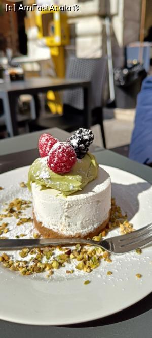 [P12] Cheesecake cu fistic. » foto by tata123 🔱
 - 
<span class="allrVoted glyphicon glyphicon-heart hidden" id="av1481735"></span>
<a class="m-l-10 hidden" id="sv1481735" onclick="voting_Foto_DelVot(,1481735,28976)" role="button">șterge vot <span class="glyphicon glyphicon-remove"></span></a>
<a id="v91481735" class=" c-red"  onclick="voting_Foto_SetVot(1481735)" role="button"><span class="glyphicon glyphicon-heart-empty"></span> <b>LIKE</b> = Votează poza</a> <img class="hidden"  id="f1481735W9" src="/imagini/loader.gif" border="0" /><span class="AjErrMes hidden" id="e1481735ErM"></span>