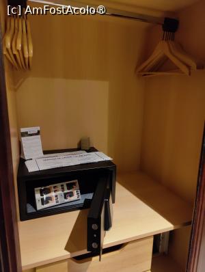 [P15] Hotel Cordial Mogan Playa; dulapul din hol » foto by crismis
 - 
<span class="allrVoted glyphicon glyphicon-heart hidden" id="av1488934"></span>
<a class="m-l-10 hidden" id="sv1488934" onclick="voting_Foto_DelVot(,1488934,29042)" role="button">șterge vot <span class="glyphicon glyphicon-remove"></span></a>
<a id="v91488934" class=" c-red"  onclick="voting_Foto_SetVot(1488934)" role="button"><span class="glyphicon glyphicon-heart-empty"></span> <b>LIKE</b> = Votează poza</a> <img class="hidden"  id="f1488934W9" src="/imagini/loader.gif" border="0" /><span class="AjErrMes hidden" id="e1488934ErM"></span>