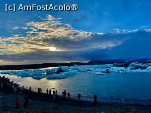 [P33] Laguna Ghețarului Jokulsarlon » foto by adso
 - 
<span class="allrVoted glyphicon glyphicon-heart hidden" id="av1507830"></span>
<a class="m-l-10 hidden" id="sv1507830" onclick="voting_Foto_DelVot(,1507830,29183)" role="button">șterge vot <span class="glyphicon glyphicon-remove"></span></a>
<a id="v91507830" class=" c-red"  onclick="voting_Foto_SetVot(1507830)" role="button"><span class="glyphicon glyphicon-heart-empty"></span> <b>LIKE</b> = Votează poza</a> <img class="hidden"  id="f1507830W9" src="/imagini/loader.gif" border="0" /><span class="AjErrMes hidden" id="e1507830ErM"></span>