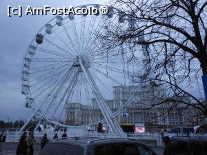 [P01] București - T&acirc;rgul de Crăciun 2022. Roata panoramică. » foto by iulianic
 - 
<span class="allrVoted glyphicon glyphicon-heart hidden" id="av1341625"></span>
<a class="m-l-10 hidden" id="sv1341625" onclick="voting_Foto_DelVot(,1341625,29197)" role="button">șterge vot <span class="glyphicon glyphicon-remove"></span></a>
<a id="v91341625" class=" c-red"  onclick="voting_Foto_SetVot(1341625)" role="button"><span class="glyphicon glyphicon-heart-empty"></span> <b>LIKE</b> = Votează poza</a> <img class="hidden"  id="f1341625W9" src="/imagini/loader.gif" border="0" /><span class="AjErrMes hidden" id="e1341625ErM"></span>