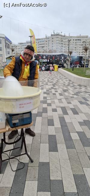 [P26] București - Târgul de Crăciun Berceni. Oferte. » foto by iulianic
 - 
<span class="allrVoted glyphicon glyphicon-heart hidden" id="av1459582"></span>
<a class="m-l-10 hidden" id="sv1459582" onclick="voting_Foto_DelVot(,1459582,29197)" role="button">șterge vot <span class="glyphicon glyphicon-remove"></span></a>
<a id="v91459582" class=" c-red"  onclick="voting_Foto_SetVot(1459582)" role="button"><span class="glyphicon glyphicon-heart-empty"></span> <b>LIKE</b> = Votează poza</a> <img class="hidden"  id="f1459582W9" src="/imagini/loader.gif" border="0" /><span class="AjErrMes hidden" id="e1459582ErM"></span>