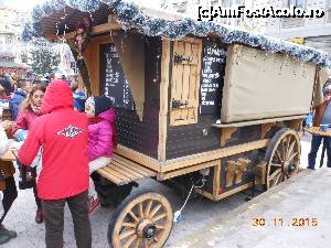 [P16] Târgul de Crăciun - Căruța cu bunătăți, una dintre cârnățării.  » foto by iulianic
 - 
<span class="allrVoted glyphicon glyphicon-heart hidden" id="av695535"></span>
<a class="m-l-10 hidden" id="sv695535" onclick="voting_Foto_DelVot(,695535,29197)" role="button">șterge vot <span class="glyphicon glyphicon-remove"></span></a>
<a id="v9695535" class=" c-red"  onclick="voting_Foto_SetVot(695535)" role="button"><span class="glyphicon glyphicon-heart-empty"></span> <b>LIKE</b> = Votează poza</a> <img class="hidden"  id="f695535W9" src="/imagini/loader.gif" border="0" /><span class="AjErrMes hidden" id="e695535ErM"></span>