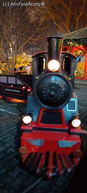 [P40] Târgul „Poveste de Crăciun” » foto by tata123 🔱
 - 
<span class="allrVoted glyphicon glyphicon-heart hidden" id="av1462763"></span>
<a class="m-l-10 hidden" id="sv1462763" onclick="voting_Foto_DelVot(,1462763,29197)" role="button">șterge vot <span class="glyphicon glyphicon-remove"></span></a>
<a id="v91462763" class=" c-red"  onclick="voting_Foto_SetVot(1462763)" role="button"><span class="glyphicon glyphicon-heart-empty"></span> <b>LIKE</b> = Votează poza</a> <img class="hidden"  id="f1462763W9" src="/imagini/loader.gif" border="0" /><span class="AjErrMes hidden" id="e1462763ErM"></span>