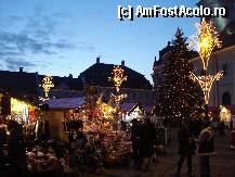 [P24] Sibiu -Piata Mare - Targul de Craciun, desi s-au aprins luminile, nu au venit nici mai multi turisti, nici mai multi localnici » foto by Diaura*
 - 
<span class="allrVoted glyphicon glyphicon-heart hidden" id="av284254"></span>
<a class="m-l-10 hidden" id="sv284254" onclick="voting_Foto_DelVot(,284254,29199)" role="button">șterge vot <span class="glyphicon glyphicon-remove"></span></a>
<a id="v9284254" class=" c-red"  onclick="voting_Foto_SetVot(284254)" role="button"><span class="glyphicon glyphicon-heart-empty"></span> <b>LIKE</b> = Votează poza</a> <img class="hidden"  id="f284254W9" src="/imagini/loader.gif" border="0" /><span class="AjErrMes hidden" id="e284254ErM"></span>