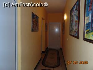 [P20] pensiune Limpedea, hol cu multe tablouri » foto by Yolanda
 - 
<span class="allrVoted glyphicon glyphicon-heart hidden" id="av1518278"></span>
<a class="m-l-10 hidden" id="sv1518278" onclick="voting_Foto_DelVot(,1518278,29255)" role="button">șterge vot <span class="glyphicon glyphicon-remove"></span></a>
<a id="v91518278" class=" c-red"  onclick="voting_Foto_SetVot(1518278)" role="button"><span class="glyphicon glyphicon-heart-empty"></span> <b>LIKE</b> = Votează poza</a> <img class="hidden"  id="f1518278W9" src="/imagini/loader.gif" border="0" /><span class="AjErrMes hidden" id="e1518278ErM"></span>