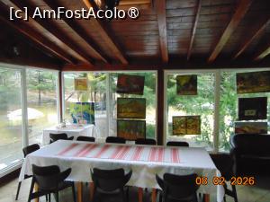 [P32] terasa cu tablouri » foto by Yolanda
 - 
<span class="allrVoted glyphicon glyphicon-heart hidden" id="av1518290"></span>
<a class="m-l-10 hidden" id="sv1518290" onclick="voting_Foto_DelVot(,1518290,29255)" role="button">șterge vot <span class="glyphicon glyphicon-remove"></span></a>
<a id="v91518290" class=" c-red"  onclick="voting_Foto_SetVot(1518290)" role="button"><span class="glyphicon glyphicon-heart-empty"></span> <b>LIKE</b> = Votează poza</a> <img class="hidden"  id="f1518290W9" src="/imagini/loader.gif" border="0" /><span class="AjErrMes hidden" id="e1518290ErM"></span>