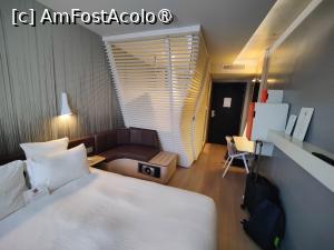 [P12] Camera noastră (și celebra baie) » foto by crismis
 - 
<span class="allrVoted glyphicon glyphicon-heart hidden" id="av1518998"></span>
<a class="m-l-10 hidden" id="sv1518998" onclick="voting_Foto_DelVot(,1518998,29260)" role="button">șterge vot <span class="glyphicon glyphicon-remove"></span></a>
<a id="v91518998" class=" c-red"  onclick="voting_Foto_SetVot(1518998)" role="button"><span class="glyphicon glyphicon-heart-empty"></span> <b>LIKE</b> = Votează poza</a> <img class="hidden"  id="f1518998W9" src="/imagini/loader.gif" border="0" /><span class="AjErrMes hidden" id="e1518998ErM"></span>