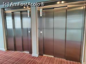 [P23] Cele 2 lifturi ale hotelului » foto by crismis
 - 
<span class="allrVoted glyphicon glyphicon-heart hidden" id="av1519009"></span>
<a class="m-l-10 hidden" id="sv1519009" onclick="voting_Foto_DelVot(,1519009,29260)" role="button">șterge vot <span class="glyphicon glyphicon-remove"></span></a>
<a id="v91519009" class=" c-red"  onclick="voting_Foto_SetVot(1519009)" role="button"><span class="glyphicon glyphicon-heart-empty"></span> <b>LIKE</b> = Votează poza</a> <img class="hidden"  id="f1519009W9" src="/imagini/loader.gif" border="0" /><span class="AjErrMes hidden" id="e1519009ErM"></span>