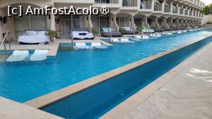 [P11] Camerele cu piscina V Luvury Resort, Sahl Hasheesh » foto by vlado2
 - 
<span class="allrVoted glyphicon glyphicon-heart hidden" id="av1519555"></span>
<a class="m-l-10 hidden" id="sv1519555" onclick="voting_Foto_DelVot(,1519555,29264)" role="button">șterge vot <span class="glyphicon glyphicon-remove"></span></a>
<a id="v91519555" class=" c-red"  onclick="voting_Foto_SetVot(1519555)" role="button"><span class="glyphicon glyphicon-heart-empty"></span> <b>LIKE</b> = Votează poza</a> <img class="hidden"  id="f1519555W9" src="/imagini/loader.gif" border="0" /><span class="AjErrMes hidden" id="e1519555ErM"></span>