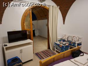 [P10] Luxor, Egipt, Villa Sunrise, La Intrarea în Studio » foto by mprofeanu
 - 
<span class="allrVoted glyphicon glyphicon-heart hidden" id="av1520607"></span>
<a class="m-l-10 hidden" id="sv1520607" onclick="voting_Foto_DelVot(,1520607,29277)" role="button">șterge vot <span class="glyphicon glyphicon-remove"></span></a>
<a id="v91520607" class=" c-red"  onclick="voting_Foto_SetVot(1520607)" role="button"><span class="glyphicon glyphicon-heart-empty"></span> <b>LIKE</b> = Votează poza</a> <img class="hidden"  id="f1520607W9" src="/imagini/loader.gif" border="0" /><span class="AjErrMes hidden" id="e1520607ErM"></span>