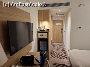 [P12] Cairo, Novotel Cairo Airport Hotel, Camera 222 văzută spre ușa de la intrare, în dreapta peretele băii » foto by mprofeanu
 - 
<span class="allrVoted glyphicon glyphicon-heart hidden" id="av1521999"></span>
<a class="m-l-10 hidden" id="sv1521999" onclick="voting_Foto_DelVot(,1521999,29286)" role="button">șterge vot <span class="glyphicon glyphicon-remove"></span></a>
<a id="v91521999" class=" c-red"  onclick="voting_Foto_SetVot(1521999)" role="button"><span class="glyphicon glyphicon-heart-empty"></span> <b>LIKE</b> = Votează poza</a> <img class="hidden"  id="f1521999W9" src="/imagini/loader.gif" border="0" /><span class="AjErrMes hidden" id="e1521999ErM"></span>