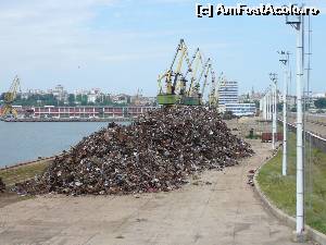 [P27] 'Peisajul' mai puţin plăcut, ce se vede de pe terasă » foto by Claudiu U.
 - 
<span class="allrVoted glyphicon glyphicon-heart hidden" id="av624211"></span>
<a class="m-l-10 hidden" id="sv624211" onclick="voting_Foto_DelVot(,624211,29287)" role="button">șterge vot <span class="glyphicon glyphicon-remove"></span></a>
<a id="v9624211" class=" c-red"  onclick="voting_Foto_SetVot(624211)" role="button"><span class="glyphicon glyphicon-heart-empty"></span> <b>LIKE</b> = Votează poza</a> <img class="hidden"  id="f624211W9" src="/imagini/loader.gif" border="0" /><span class="AjErrMes hidden" id="e624211ErM"></span>