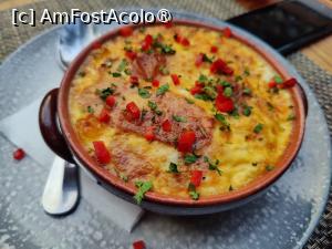 [P16] Casa Românească; musaca foarte bună » foto by crismis
 - 
<span class="allrVoted glyphicon glyphicon-heart hidden" id="av1487583"></span>
<a class="m-l-10 hidden" id="sv1487583" onclick="voting_Foto_DelVot(,1487583,29303)" role="button">șterge vot <span class="glyphicon glyphicon-remove"></span></a>
<a id="v91487583" class=" c-red"  onclick="voting_Foto_SetVot(1487583)" role="button"><span class="glyphicon glyphicon-heart-empty"></span> <b>LIKE</b> = Votează poza</a> <img class="hidden"  id="f1487583W9" src="/imagini/loader.gif" border="0" /><span class="AjErrMes hidden" id="e1487583ErM"></span>