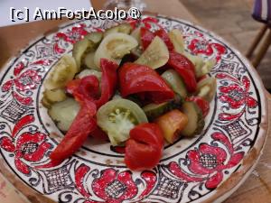 [P06] Casa Românească; salată de murături » foto by crismis
 - 
<span class="allrVoted glyphicon glyphicon-heart hidden" id="av1487573"></span>
<a class="m-l-10 hidden" id="sv1487573" onclick="voting_Foto_DelVot(,1487573,29303)" role="button">șterge vot <span class="glyphicon glyphicon-remove"></span></a>
<a id="v91487573" class=" c-red"  onclick="voting_Foto_SetVot(1487573)" role="button"><span class="glyphicon glyphicon-heart-empty"></span> <b>LIKE</b> = Votează poza</a> <img class="hidden"  id="f1487573W9" src="/imagini/loader.gif" border="0" /><span class="AjErrMes hidden" id="e1487573ErM"></span>