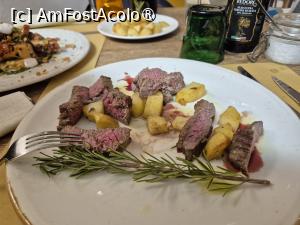 [P19] Hostaria Piave » foto by adso
 - 
<span class="allrVoted glyphicon glyphicon-heart hidden" id="av1525752"></span>
<a class="m-l-10 hidden" id="sv1525752" onclick="voting_Foto_DelVot(,1525752,29306)" role="button">șterge vot <span class="glyphicon glyphicon-remove"></span></a>
<a id="v91525752" class=" c-red"  onclick="voting_Foto_SetVot(1525752)" role="button"><span class="glyphicon glyphicon-heart-empty"></span> <b>LIKE</b> = Votează poza</a> <img class="hidden"  id="f1525752W9" src="/imagini/loader.gif" border="0" /><span class="AjErrMes hidden" id="e1525752ErM"></span>