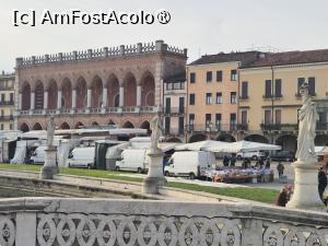 [P38] Prato della Valle » foto by adso
 - 
<span class="allrVoted glyphicon glyphicon-heart hidden" id="av1525771"></span>
<a class="m-l-10 hidden" id="sv1525771" onclick="voting_Foto_DelVot(,1525771,29306)" role="button">șterge vot <span class="glyphicon glyphicon-remove"></span></a>
<a id="v91525771" class=" c-red"  onclick="voting_Foto_SetVot(1525771)" role="button"><span class="glyphicon glyphicon-heart-empty"></span> <b>LIKE</b> = Votează poza</a> <img class="hidden"  id="f1525771W9" src="/imagini/loader.gif" border="0" /><span class="AjErrMes hidden" id="e1525771ErM"></span>