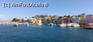 [P02] Marina di Procida - undeva pe la jumătatea frontului de case colorate se află restaurantul CN 45. » foto by tata123 🔱
 - 
<span class="allrVoted glyphicon glyphicon-heart hidden" id="av1530451"></span>
<a class="m-l-10 hidden" id="sv1530451" onclick="voting_Foto_DelVot(,1530451,29318)" role="button">șterge vot <span class="glyphicon glyphicon-remove"></span></a>
<a id="v91530451" class=" c-red"  onclick="voting_Foto_SetVot(1530451)" role="button"><span class="glyphicon glyphicon-heart-empty"></span> <b>LIKE</b> = Votează poza</a> <img class="hidden"  id="f1530451W9" src="/imagini/loader.gif" border="0" /><span class="AjErrMes hidden" id="e1530451ErM"></span>