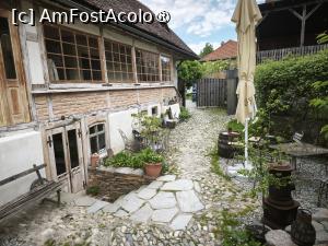 [P07] Casa de 300 de ani transformată în pensiune. Se vede și intrarea în pivniță , acolo unde se servește micul dejun » foto by Pușcașu Marin
 - 
<span class="allrVoted glyphicon glyphicon-heart hidden" id="av1530341"></span>
<a class="m-l-10 hidden" id="sv1530341" onclick="voting_Foto_DelVot(,1530341,29344)" role="button">șterge vot <span class="glyphicon glyphicon-remove"></span></a>
<a id="v91530341" class=" c-red"  onclick="voting_Foto_SetVot(1530341)" role="button"><span class="glyphicon glyphicon-heart-empty"></span> <b>LIKE</b> = Votează poza</a> <img class="hidden"  id="f1530341W9" src="/imagini/loader.gif" border="0" /><span class="AjErrMes hidden" id="e1530341ErM"></span>