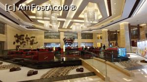 [P18] Hilton Beijing Capital Airport, lobby » foto by elenaadina
 - 
<span class="allrVoted glyphicon glyphicon-heart hidden" id="av1531238"></span>
<a class="m-l-10 hidden" id="sv1531238" onclick="voting_Foto_DelVot(,1531238,29352)" role="button">șterge vot <span class="glyphicon glyphicon-remove"></span></a>
<a id="v91531238" class=" c-red"  onclick="voting_Foto_SetVot(1531238)" role="button"><span class="glyphicon glyphicon-heart-empty"></span> <b>LIKE</b> = Votează poza</a> <img class="hidden"  id="f1531238W9" src="/imagini/loader.gif" border="0" /><span class="AjErrMes hidden" id="e1531238ErM"></span>