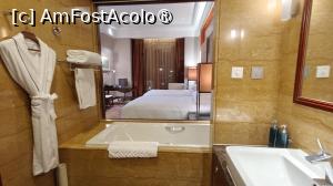 [P25] Hilton Beijing Capital Airport, camera » foto by elenaadina
 - 
<span class="allrVoted glyphicon glyphicon-heart hidden" id="av1531245"></span>
<a class="m-l-10 hidden" id="sv1531245" onclick="voting_Foto_DelVot(,1531245,29352)" role="button">șterge vot <span class="glyphicon glyphicon-remove"></span></a>
<a id="v91531245" class=" c-red"  onclick="voting_Foto_SetVot(1531245)" role="button"><span class="glyphicon glyphicon-heart-empty"></span> <b>LIKE</b> = Votează poza</a> <img class="hidden"  id="f1531245W9" src="/imagini/loader.gif" border="0" /><span class="AjErrMes hidden" id="e1531245ErM"></span>