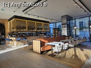 [P17] Hotel Courtyard by Marriott - Cluj-Napoca; bar și restaurant » foto by crismis
 - 
<span class="allrVoted glyphicon glyphicon-heart hidden" id="av1532245"></span>
<a class="m-l-10 hidden" id="sv1532245" onclick="voting_Foto_DelVot(,1532245,29356)" role="button">șterge vot <span class="glyphicon glyphicon-remove"></span></a>
<a id="v91532245" class=" c-red"  onclick="voting_Foto_SetVot(1532245)" role="button"><span class="glyphicon glyphicon-heart-empty"></span> <b>LIKE</b> = Votează poza</a> <img class="hidden"  id="f1532245W9" src="/imagini/loader.gif" border="0" /><span class="AjErrMes hidden" id="e1532245ErM"></span>