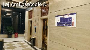 [P11] Zhangjiajie Chensheng International Hotel , lifturi » foto by elenaadina
 - 
<span class="allrVoted glyphicon glyphicon-heart hidden" id="av1532905"></span>
<a class="m-l-10 hidden" id="sv1532905" onclick="voting_Foto_DelVot(,1532905,29359)" role="button">șterge vot <span class="glyphicon glyphicon-remove"></span></a>
<a id="v91532905" class=" c-red"  onclick="voting_Foto_SetVot(1532905)" role="button"><span class="glyphicon glyphicon-heart-empty"></span> <b>LIKE</b> = Votează poza</a> <img class="hidden"  id="f1532905W9" src="/imagini/loader.gif" border="0" /><span class="AjErrMes hidden" id="e1532905ErM"></span>