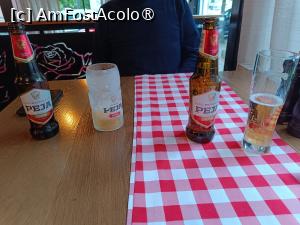 [P10] Priștina, Albanezi Restaurant Traditional Food, „Bere Peja” foarte rece la halbă clasică brumată și rece la pahar la temperatura camerei » foto by mprofeanu
 - 
<span class="allrVoted glyphicon glyphicon-heart hidden" id="av1534980"></span>
<a class="m-l-10 hidden" id="sv1534980" onclick="voting_Foto_DelVot(,1534980,29378)" role="button">șterge vot <span class="glyphicon glyphicon-remove"></span></a>
<a id="v91534980" class=" c-red"  onclick="voting_Foto_SetVot(1534980)" role="button"><span class="glyphicon glyphicon-heart-empty"></span> <b>LIKE</b> = Votează poza</a> <img class="hidden"  id="f1534980W9" src="/imagini/loader.gif" border="0" /><span class="AjErrMes hidden" id="e1534980ErM"></span>