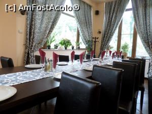 [P05] Sala restaurantului.  » foto by Safta Radu
 - 
<span class="allrVoted glyphicon glyphicon-heart hidden" id="av900329"></span>
<a class="m-l-10 hidden" id="sv900329" onclick="voting_Foto_DelVot(,900329,29384)" role="button">șterge vot <span class="glyphicon glyphicon-remove"></span></a>
<a id="v9900329" class=" c-red"  onclick="voting_Foto_SetVot(900329)" role="button"><span class="glyphicon glyphicon-heart-empty"></span> <b>LIKE</b> = Votează poza</a> <img class="hidden"  id="f900329W9" src="/imagini/loader.gif" border="0" /><span class="AjErrMes hidden" id="e900329ErM"></span>